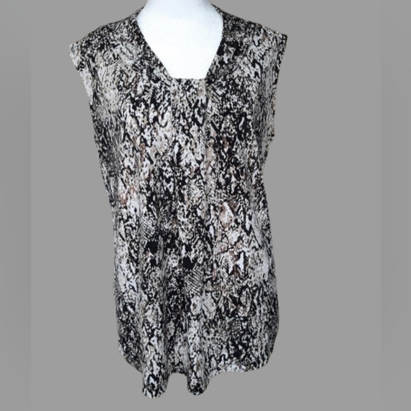 Dana Buchman Tops - DANA BUCHMAN - Dressy Pleated V-Neck Snake Skin Design Sleeveless Blouse - Sz: L